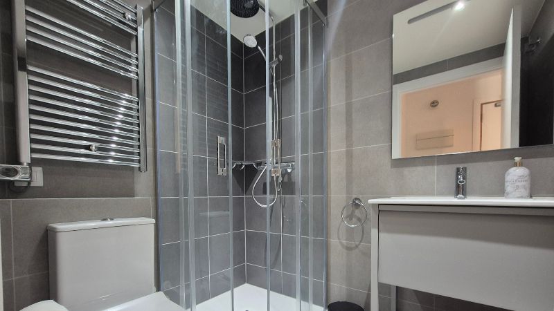 Modern bathroom Victory Suites Gibraltar
